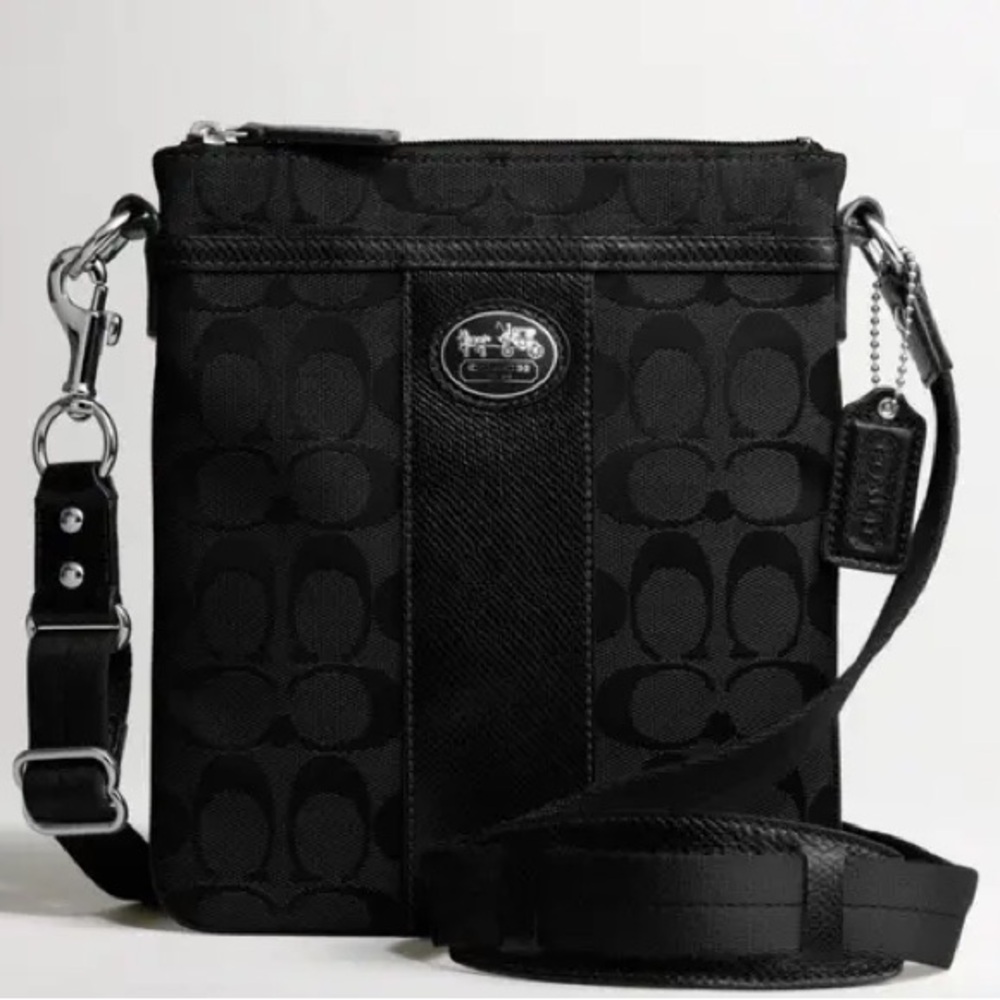 Coach | Sutton Signature Swing Crossbody Bag